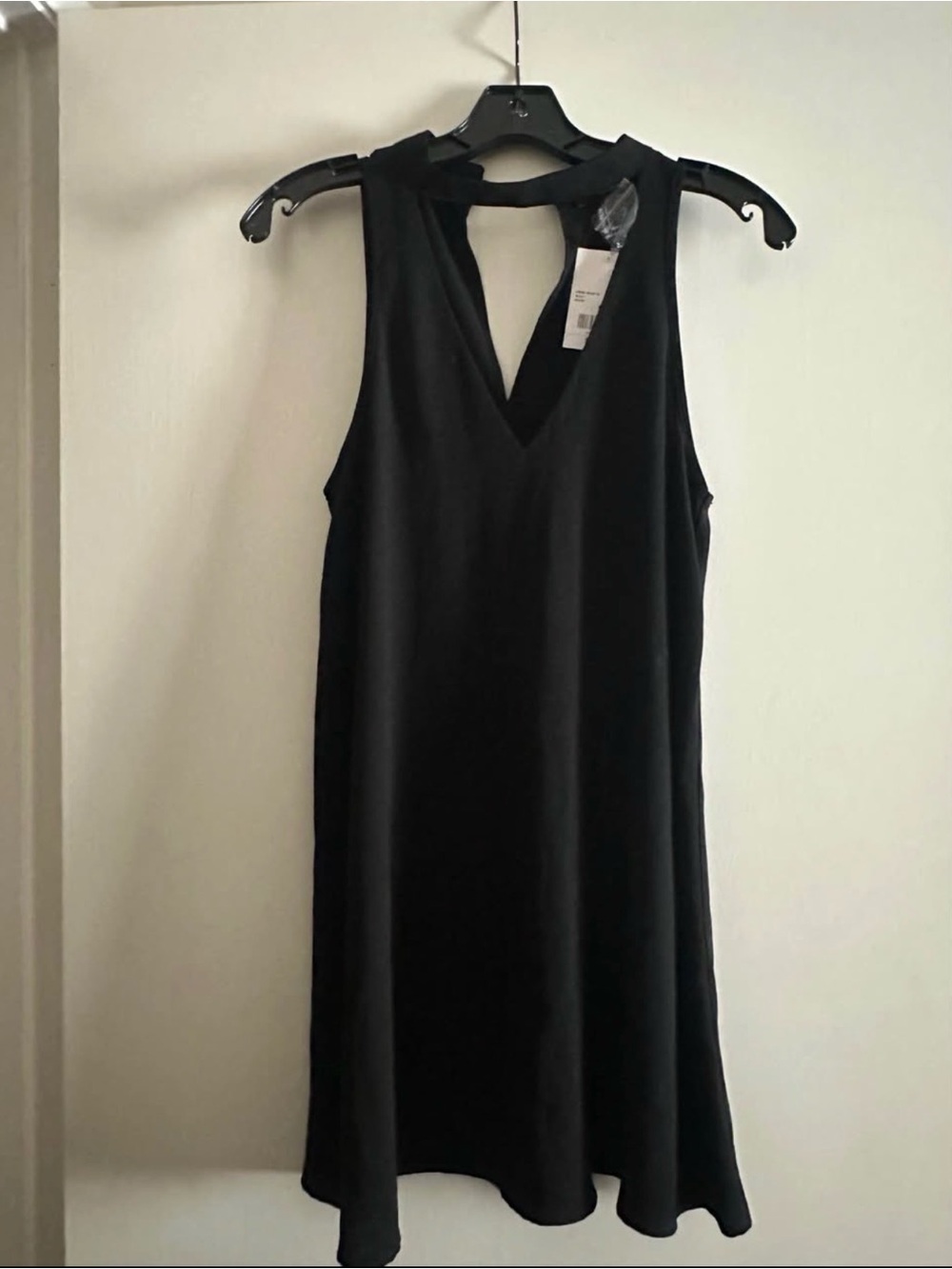 Forever 21 Black Sleeveless V-Neck Dress